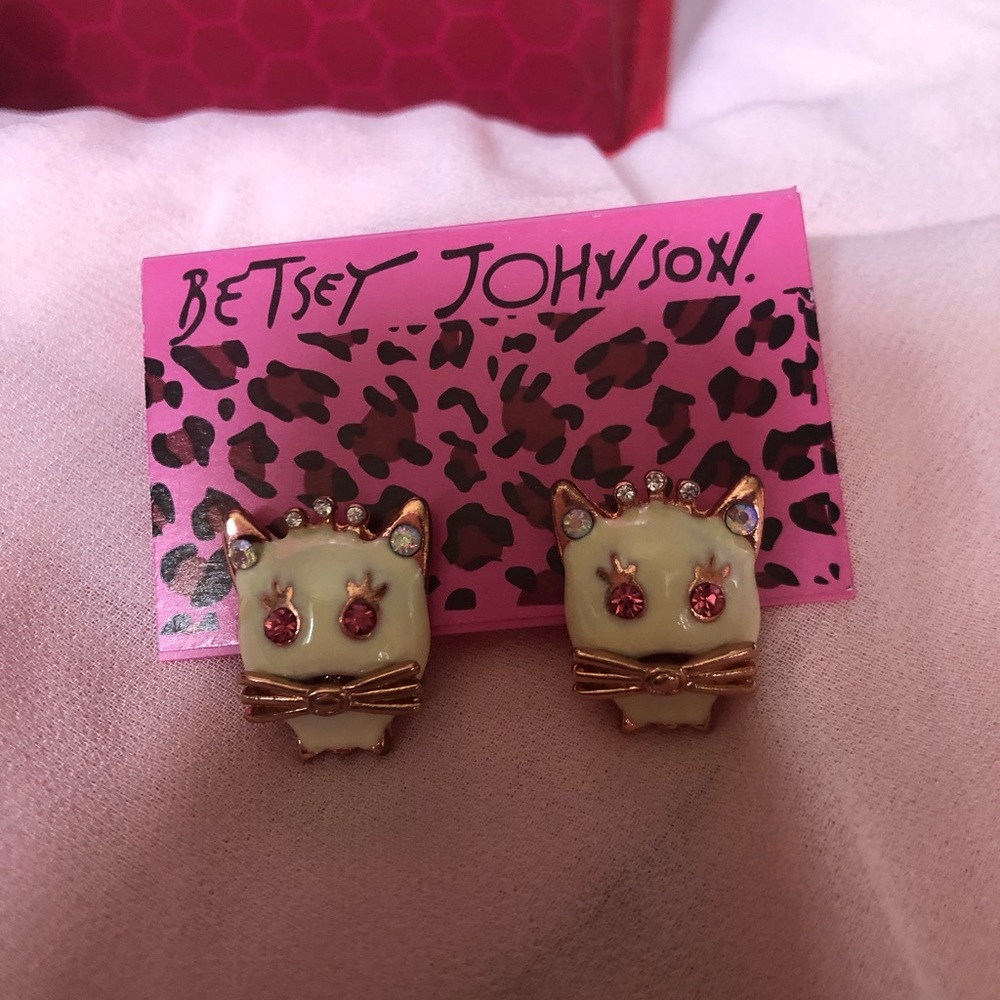 NWT Betsey Johnson Kitty Cat wearing Tiara Earrings - Picture 3 of 8